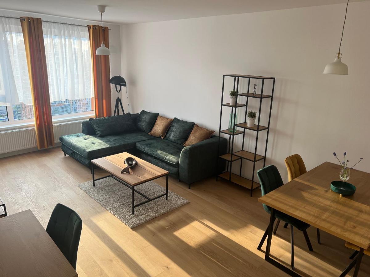 New Downtown Apartment Couple Minute From The Old Town Братислава Екстериор снимка