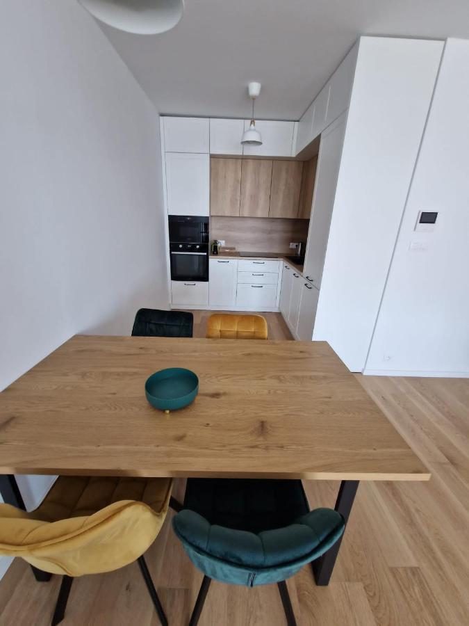 New Downtown Apartment Couple Minute From The Old Town Братислава Екстериор снимка