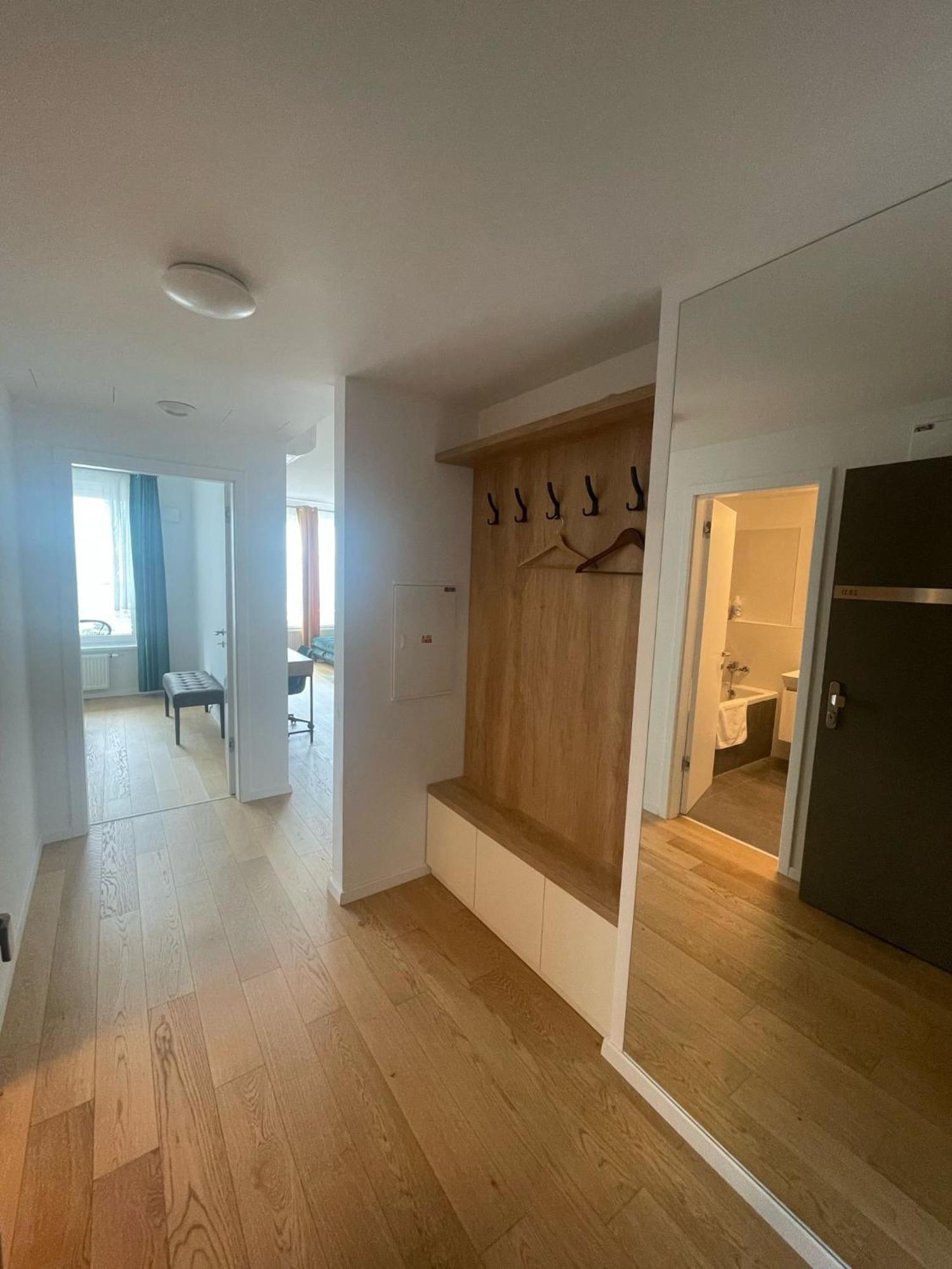 New Downtown Apartment Couple Minute From The Old Town Братислава Екстериор снимка