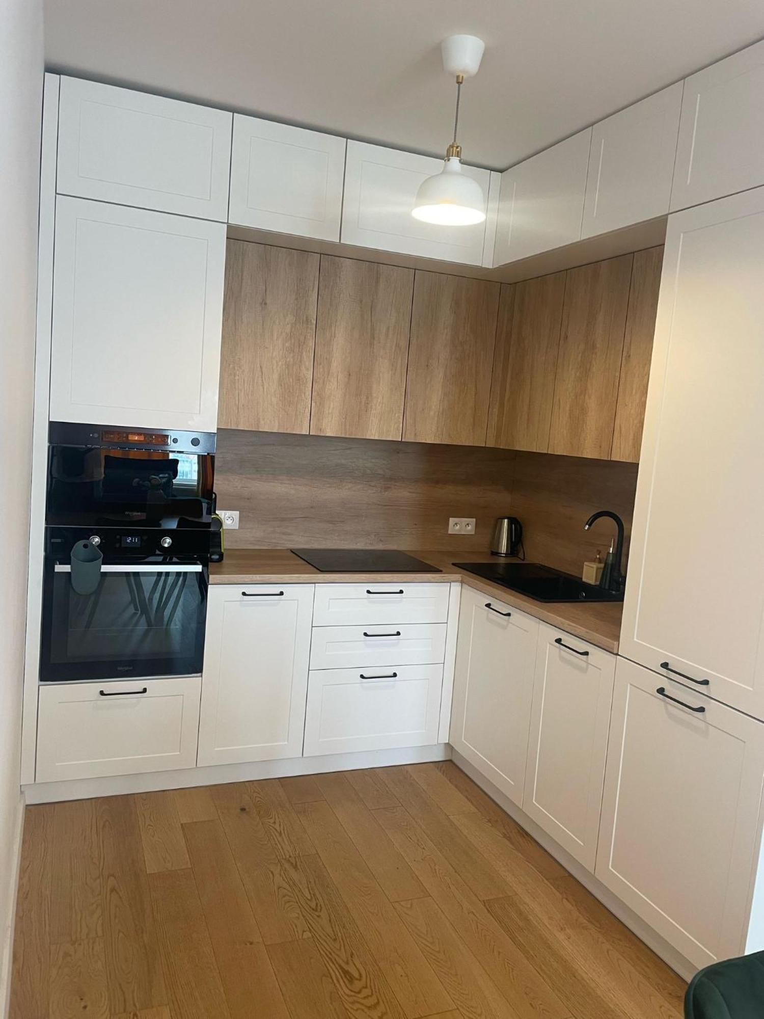 New Downtown Apartment Couple Minute From The Old Town Братислава Екстериор снимка