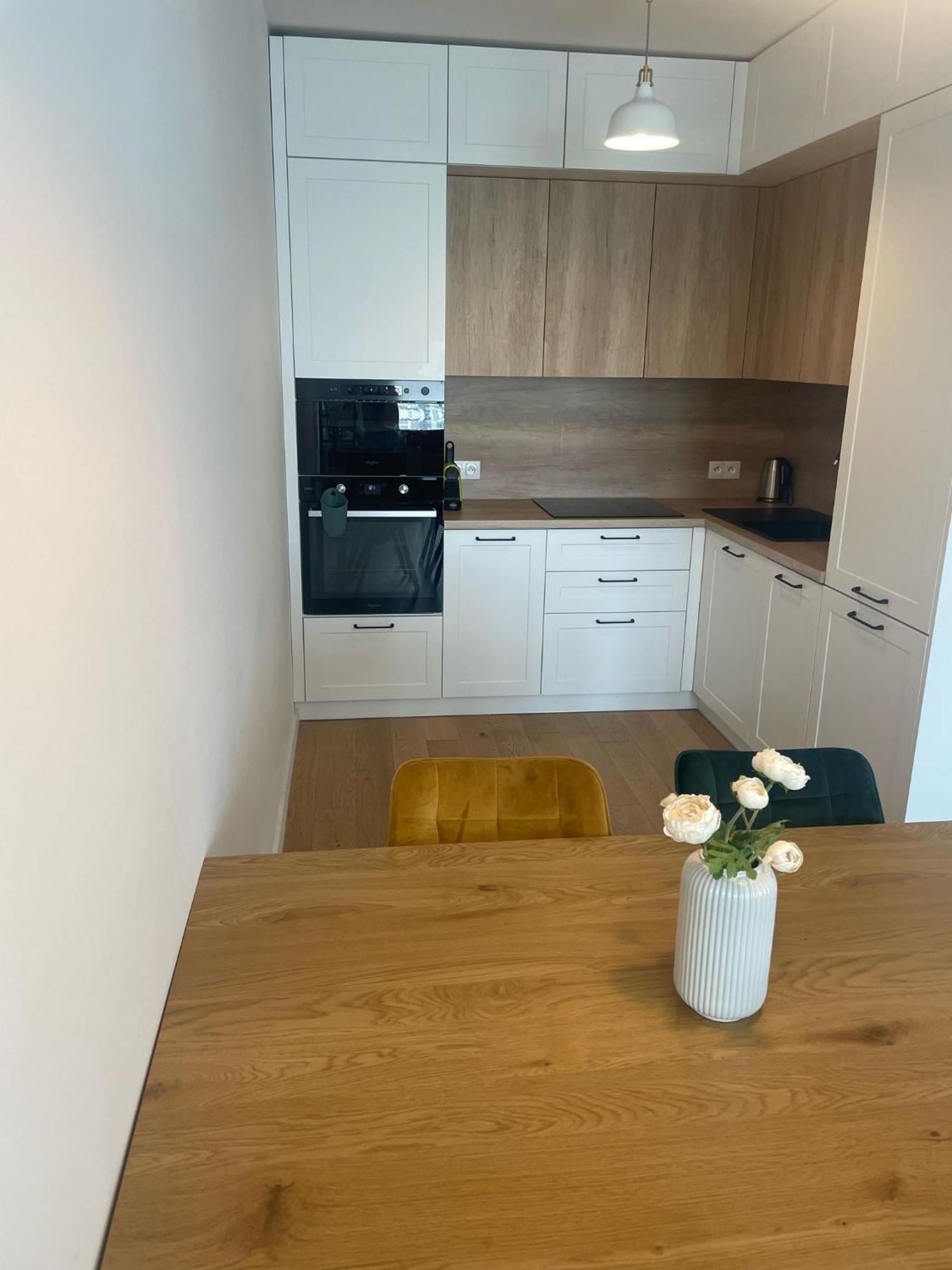 New Downtown Apartment Couple Minute From The Old Town Братислава Екстериор снимка