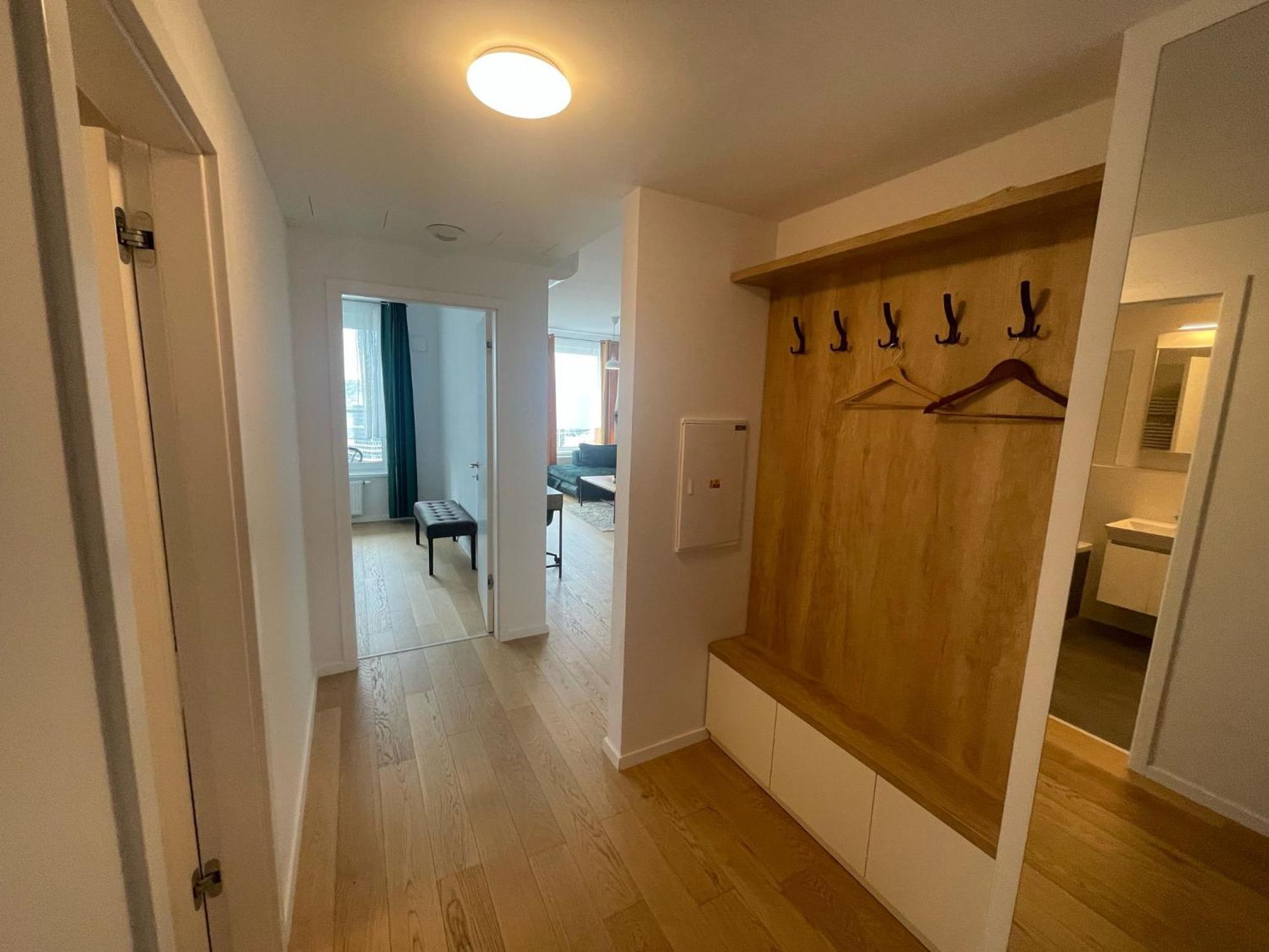 New Downtown Apartment Couple Minute From The Old Town Братислава Екстериор снимка